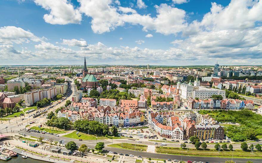 Marząc i przeplatane różowymi wstęgi